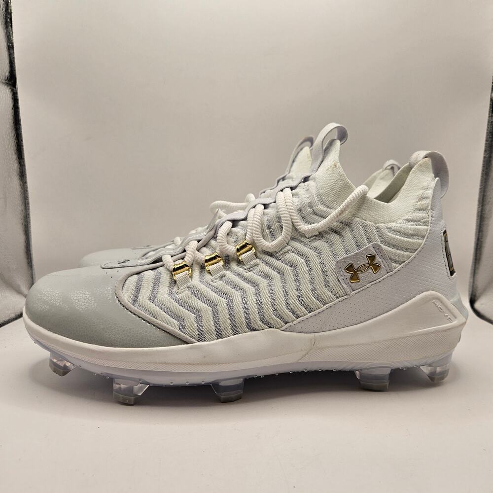 UNDER ARMOUR MEN'S 13 HARPER 9 PRO TPU CLEATS WHITE GRAY GOLD 3027444-100 NWOB - Picture 2 of 7